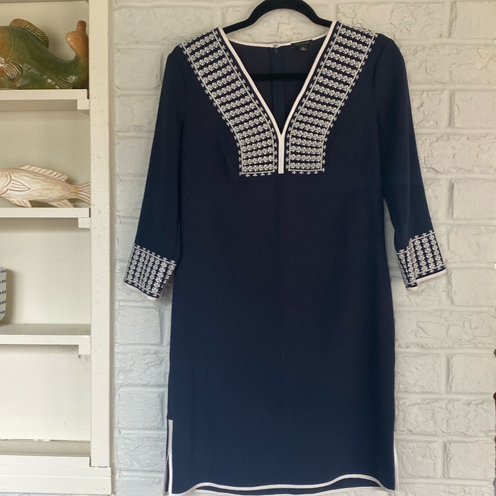 Ann Taylor Black and Cream Embroidery Accent Tunic Style Cocktail Dress